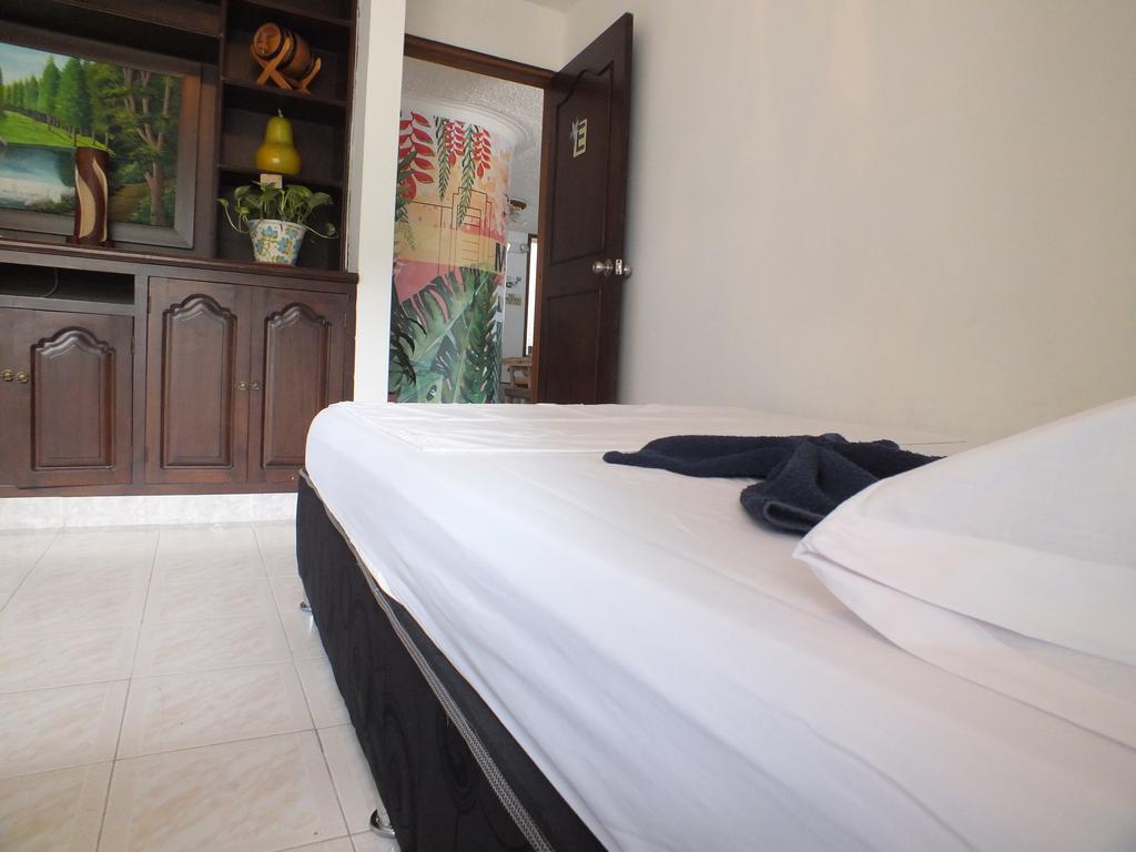 Hostal Casa Paraiso Medellín Habitación foto